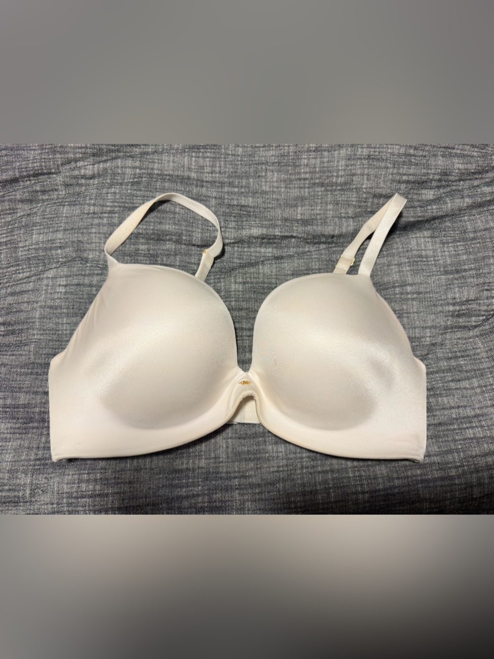 Victoria’s Secret Seamless Light Cream push up bra
